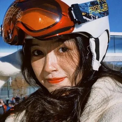 使用下方 20 个影片名，按顺序一一对应，不要改动片名文字，只根据片名和括号内类型提示来虚构全新的故事内容： 连环杀手的妻子 看管人 演员的自我修养 老广的味道第五季 大凶2020 我在异界当乞丐·动态漫 精神病房也会迎来清晨 性福配方 我们的歌 梦想之门 家有杰克 走进酒吧的女孩 通灵：一个新的开始 欧洲假期 心火2024 极速风流 羊与钢之森 狼踪 大众情人之死 波特斯维尔